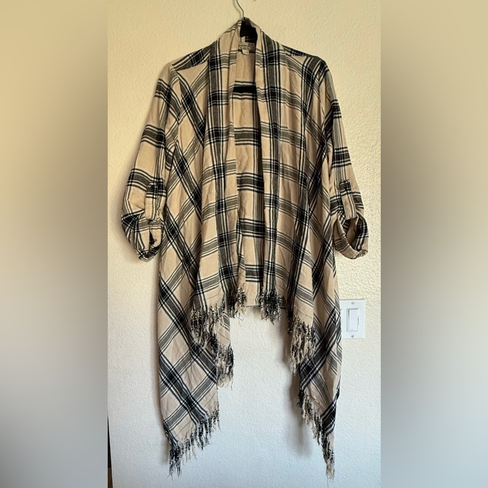 One World Open Front Cardigan Kimono Fringe in Beige and Black Plaid